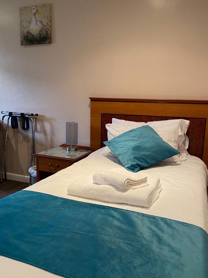 The Whistle And Flute Hotel Barnetby le Wold ภายนอก รูปภาพ